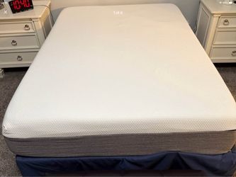 Full size Memory foam mattress and metal frame