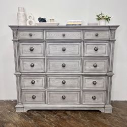 Picket House Furnishings Brookstone 15-Drawer Mansion Chest in Aged Grey