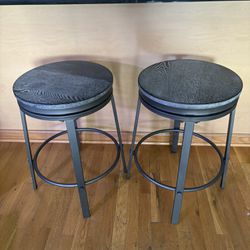 (Set of 2) Solid Wood Swivel 24.2" Counter Stool