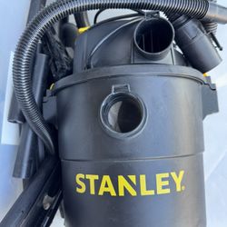 Stanley 5 Gallon Wet Dry Vacuum