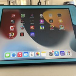 iPad 8th Gen 32gb Brand New With Case 