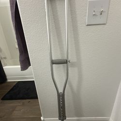 Crutches 5'2 - 5'10