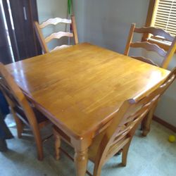 Dinning Table With Chairs 