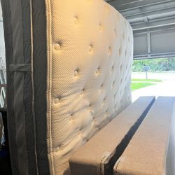 King Bed / Mattress & Box Spring 