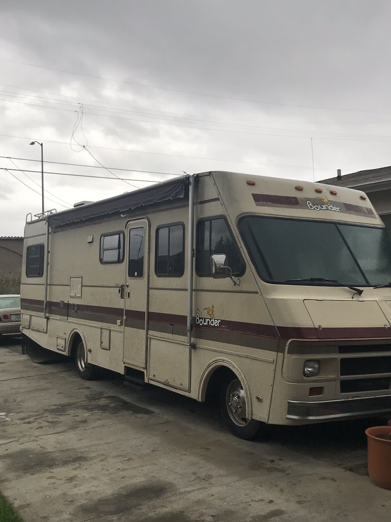 1998 Motor Home / Yard Sale