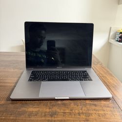 Apple MacBook Pro 15.4” (2019)