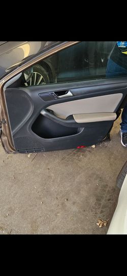 Puerta para Volkswagen jeta quedan del 2014 .2017 $150 o.b.o