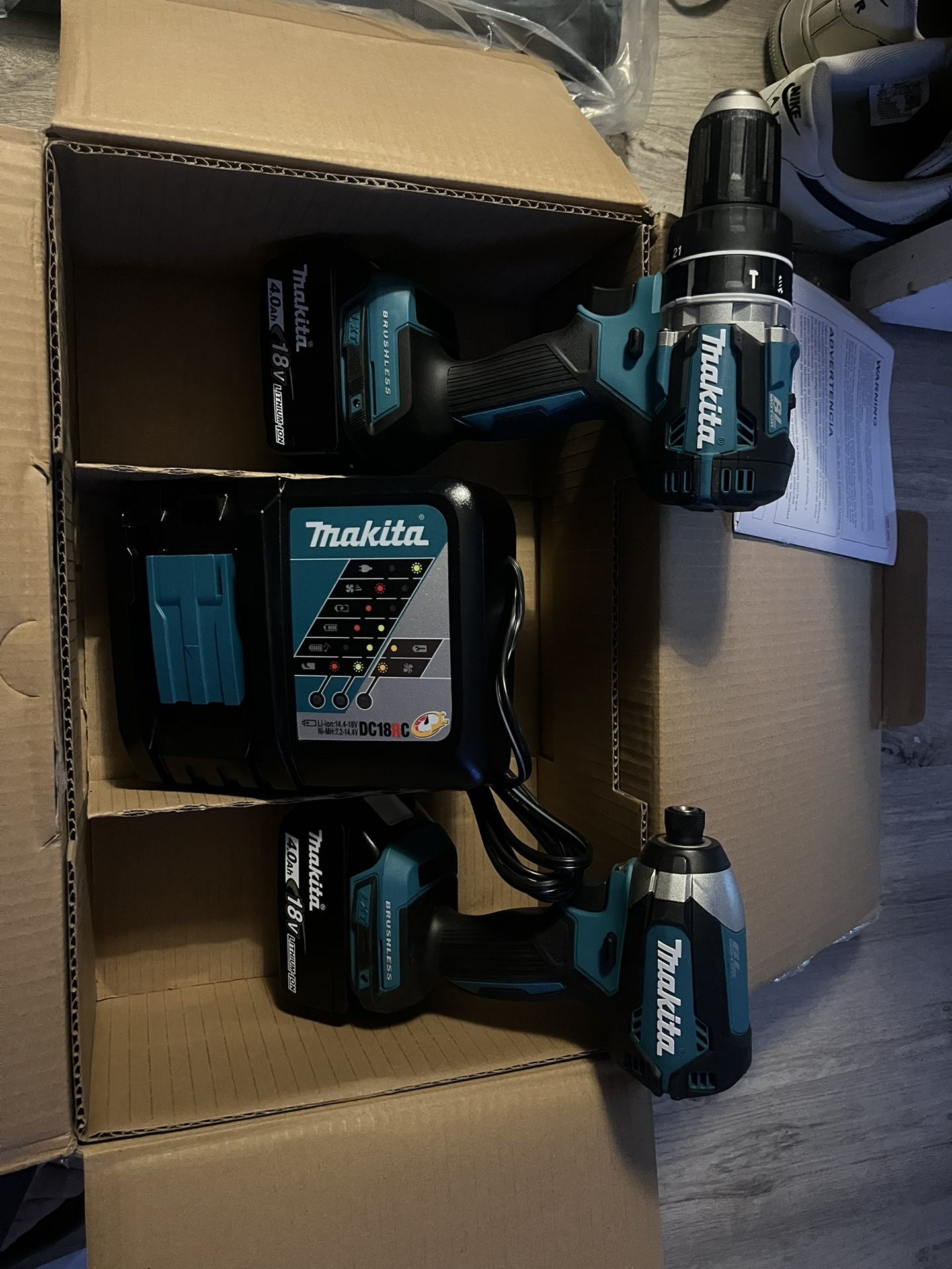 Thakita Cordless Hammer Drill & Impact Driver