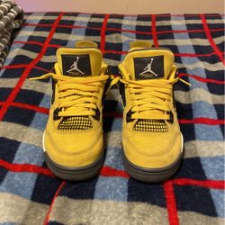 Jordan 4 Lightnings