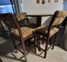 Vintage-style pub set High Table and Chairs