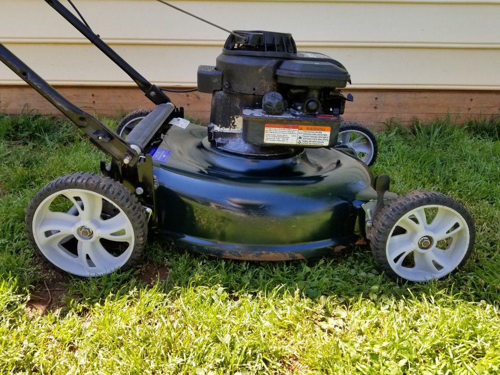 Bolens 21" Push Mower for Sale in Mint Hill, NC OfferUp