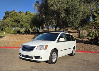 2016 Chrysler Town & Country
