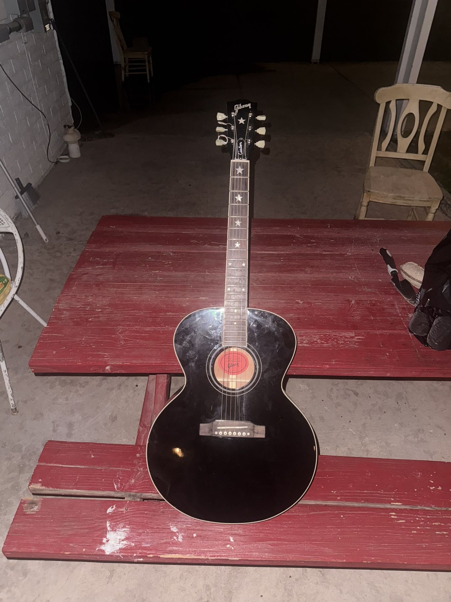 Chibson acoustic
