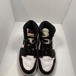Jordan 1 High Bloodline