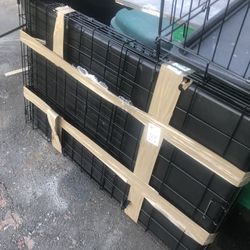 48” Dog Crate. New With Tray 