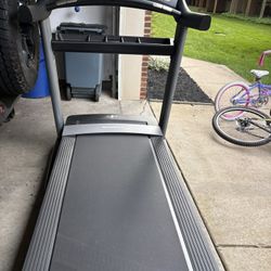 Nordic Track Commercial  2450 Treadmill
