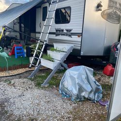Travel Trailer 43 Ft