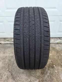 Like New 275/40R22 Goodyear Eagle Touring tire