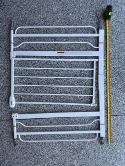 Regal pressure mounted baby gate