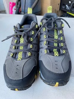 Men’s shoes hiking shoes Merrell Sz 8.5 MENS shoes hiking shoes MAKE AN OFFER!