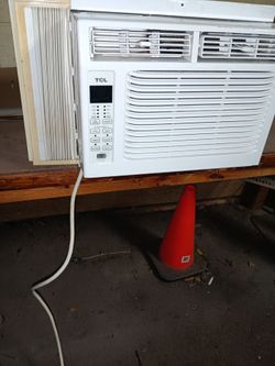Window AC unit works Great Free delivery