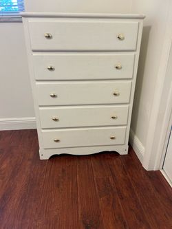 Chest of drawers