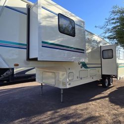 1998 Travel Ege 37ft Double slide Like New 