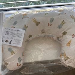 Baby Feeding Pillow and Nursing Pads