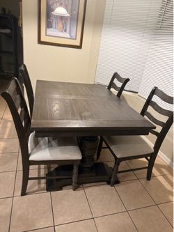Dining room set