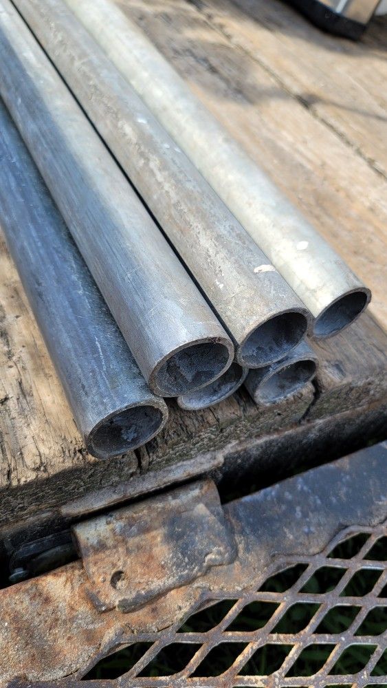 10 Steel Pipe (L 10ft Diameter 1 5/8") Each 20 for Sale in Tampa, FL OfferUp