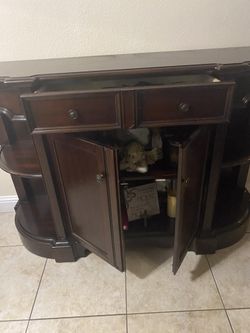 Tv stand, center table , lamp