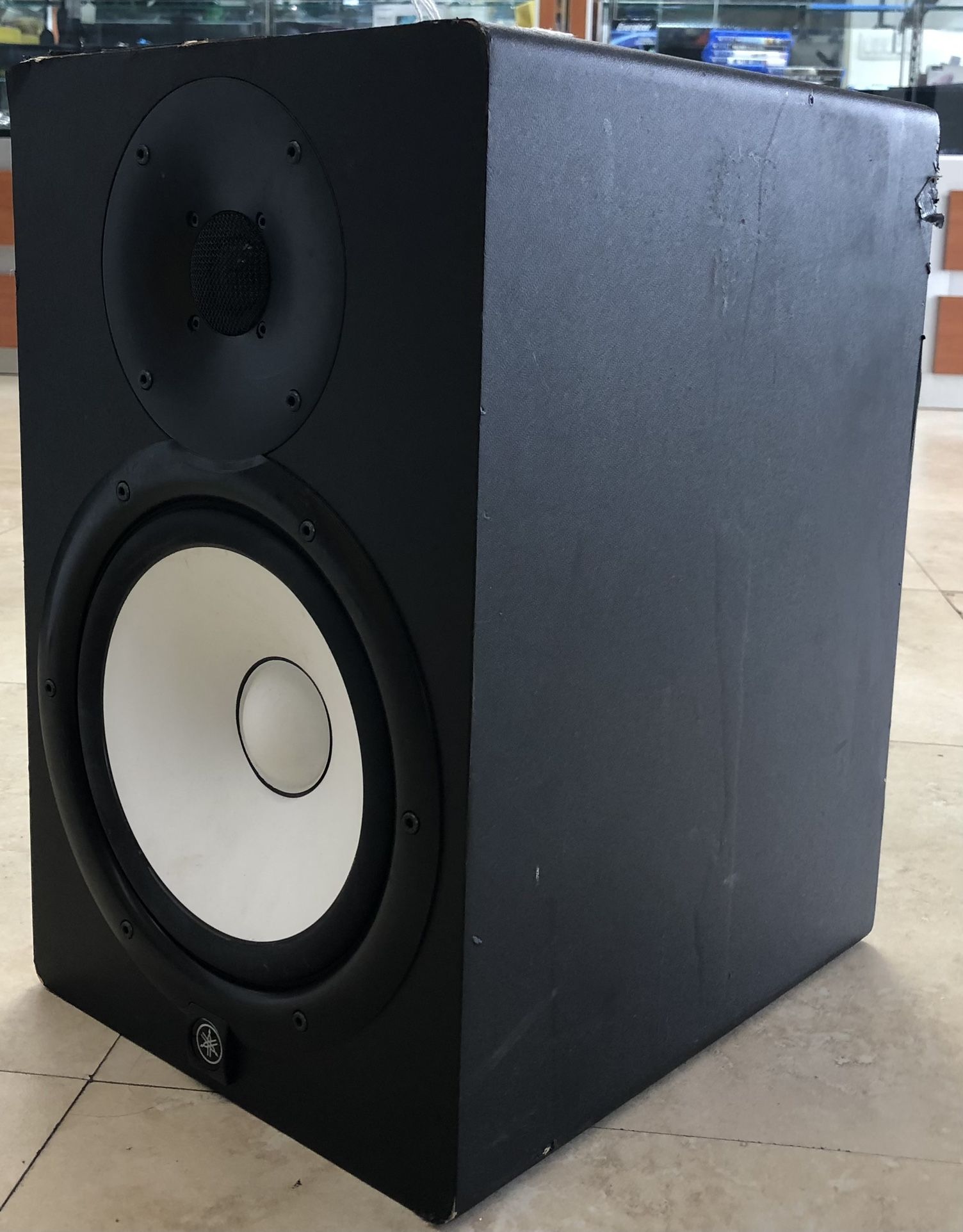 YAMAHA HS8 Powered Speaker System