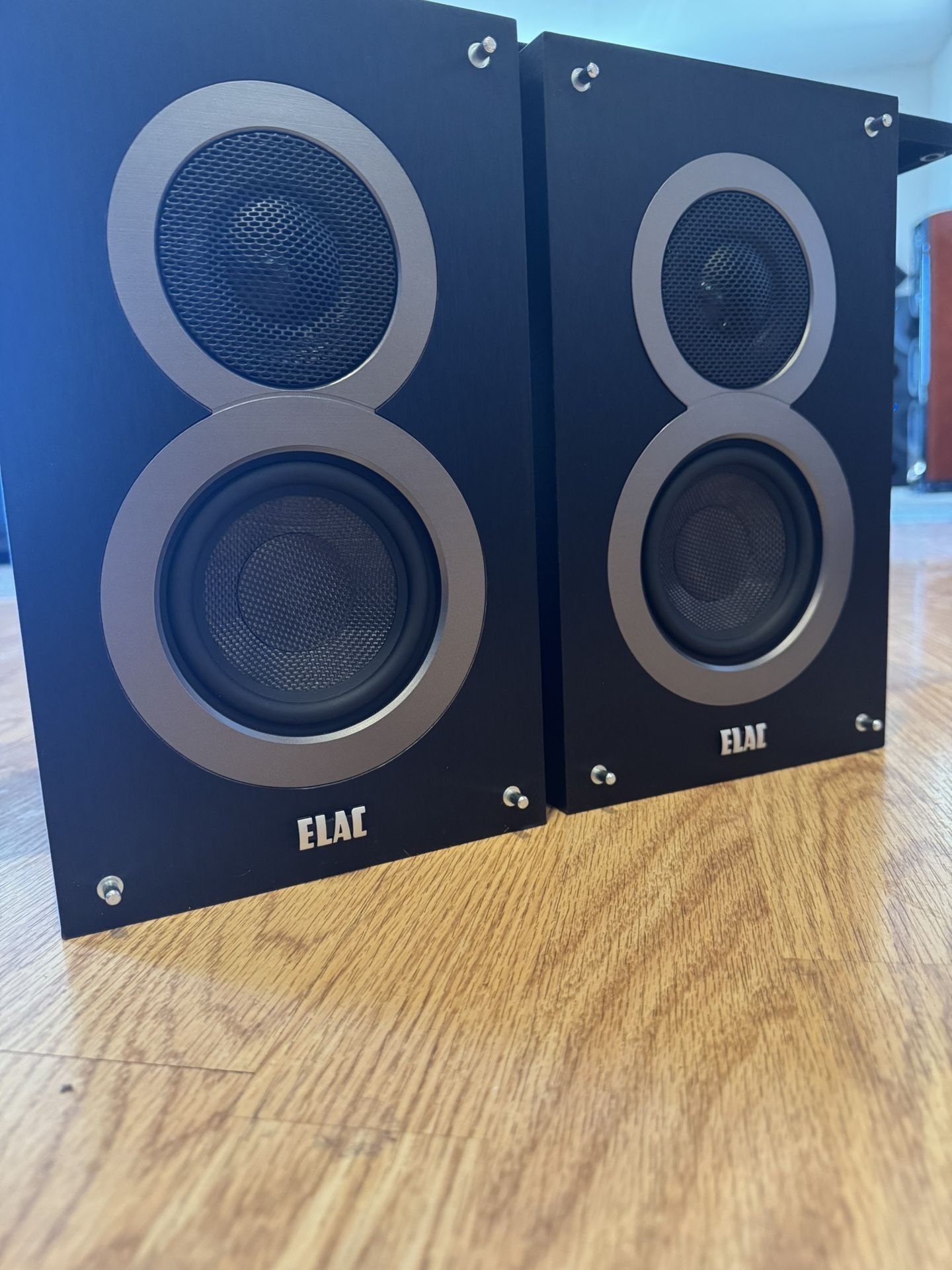 ELAC DEBUT DB41 Bookshelf Speakers