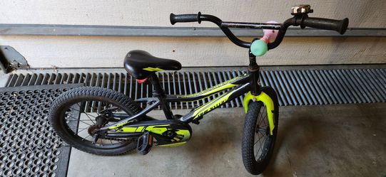 "Giant" Brand Boys 16 Inch Bike