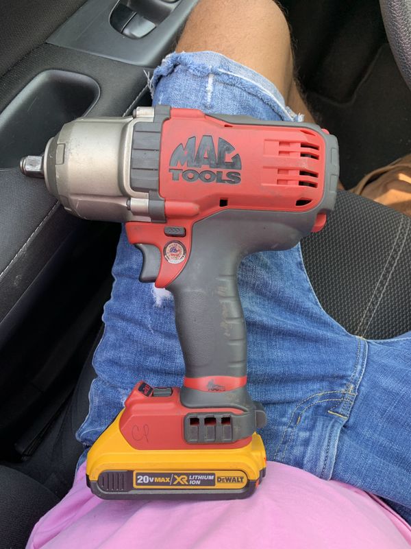 20v 1/2 Mac tools impact gun w/battery! 225 OBO! for Sale in Orlando