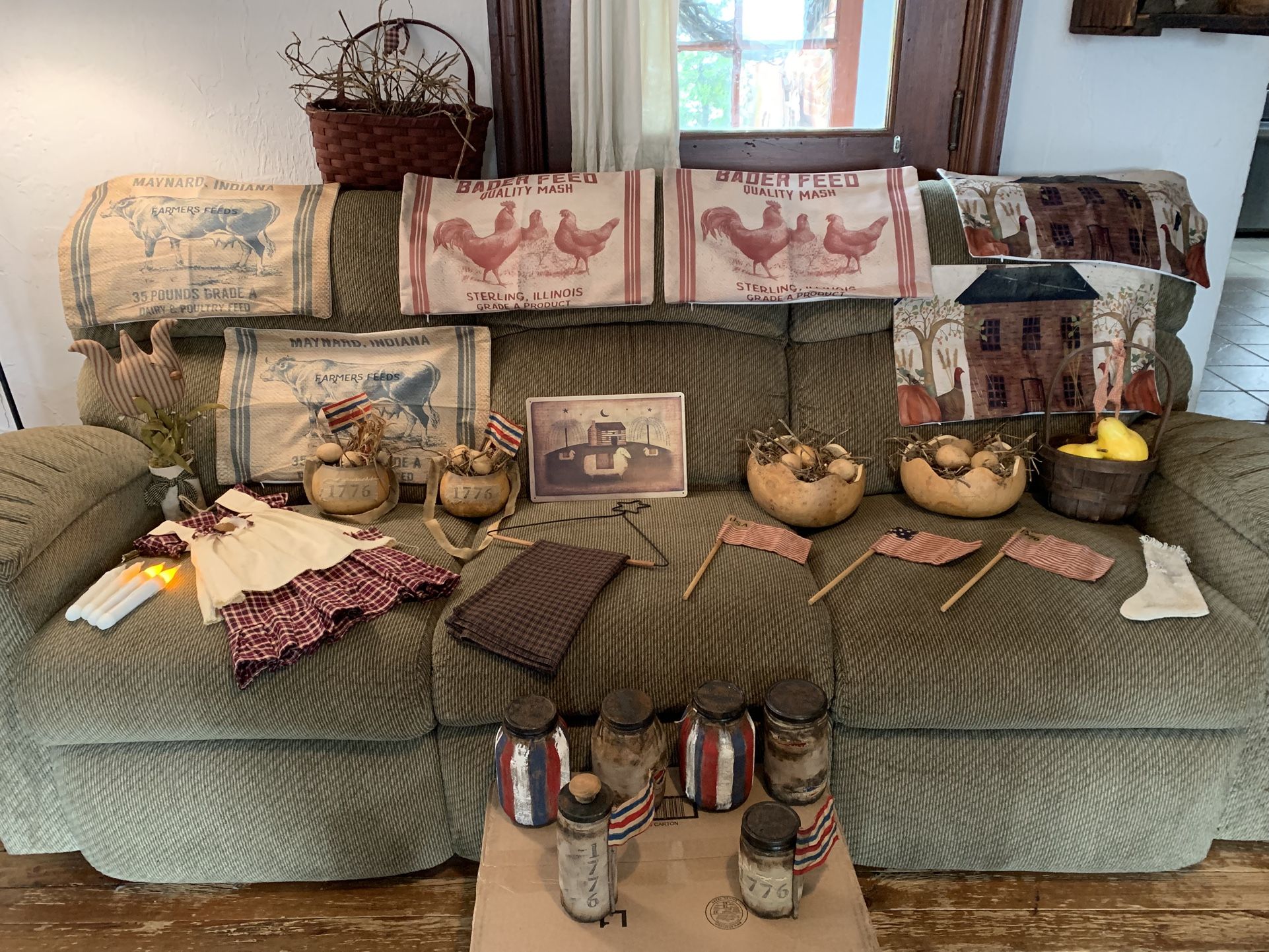 Primitive Decor