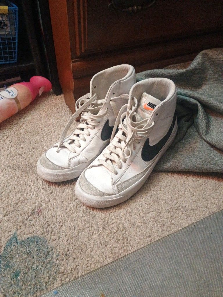 Nike Blazer Size 7 Youth