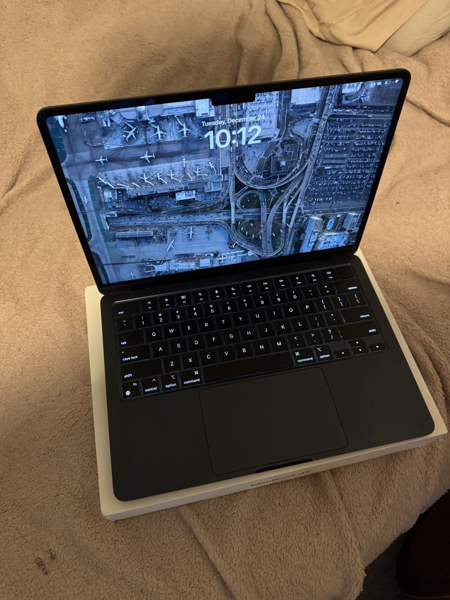[USED] 2022 Apple MacBook Air M2 Chip