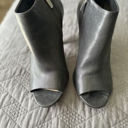 Woman’s Vince Camuto Boots