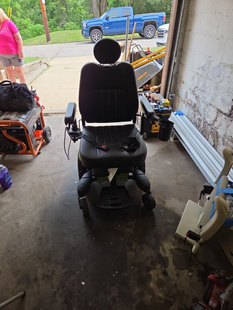 Electric Wheelchair