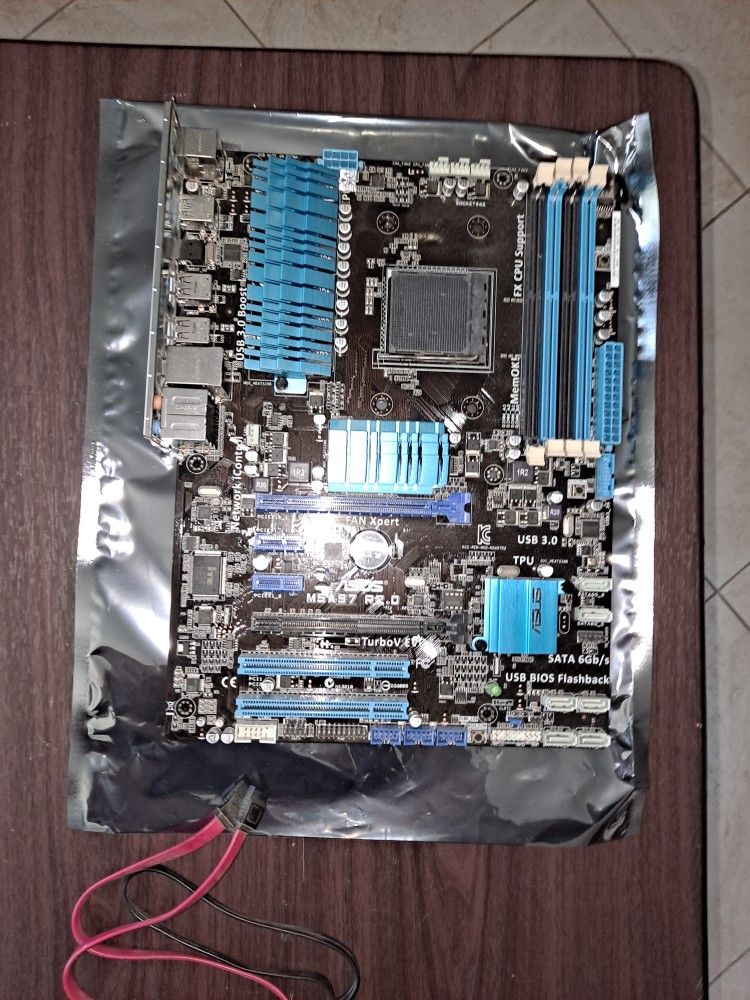 ASUS M5A97 R2. 0