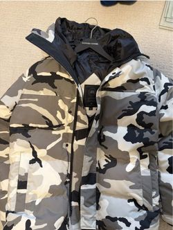 Canada Goose Camo Puffer Down Jacket