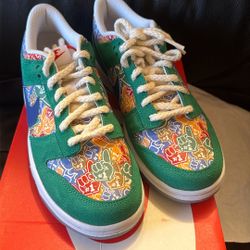 Nike Dunk Low. Foam Finger. Size 6.5Y