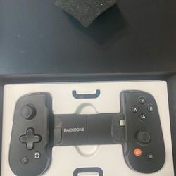 Backbone One Mobile Gaming Controller (Lightning – 2nd Gen) – Like New