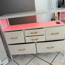 Room Dresser