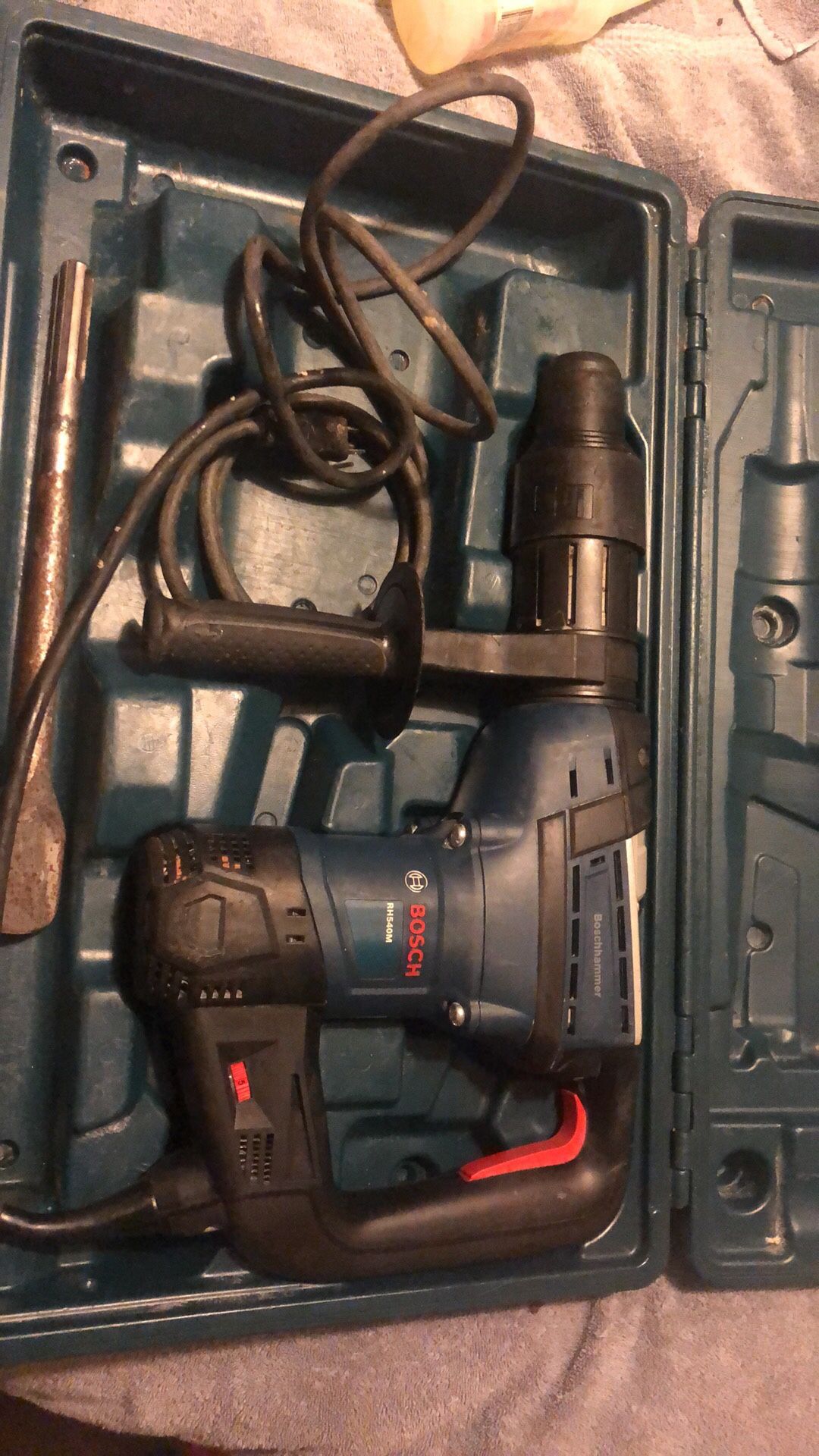 BOSCH ROTARY HAMMER DRILL 