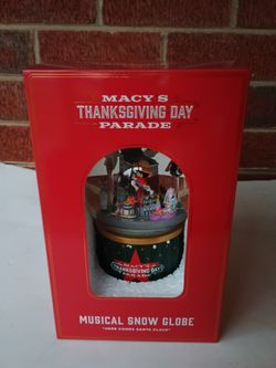 Macy's Thanksgiving Day Parade Snow Water Globe 2024
