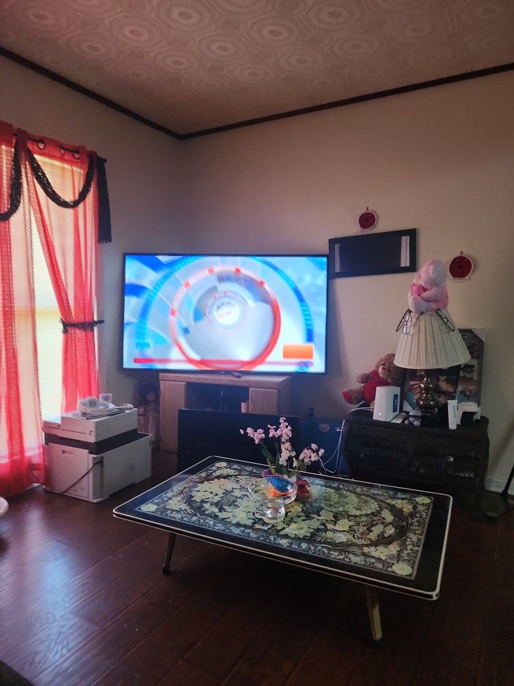 2 TV S One 60  And The Other One Is 75 