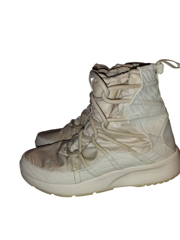 Nike Tanjun Phantom Sneaker Boots