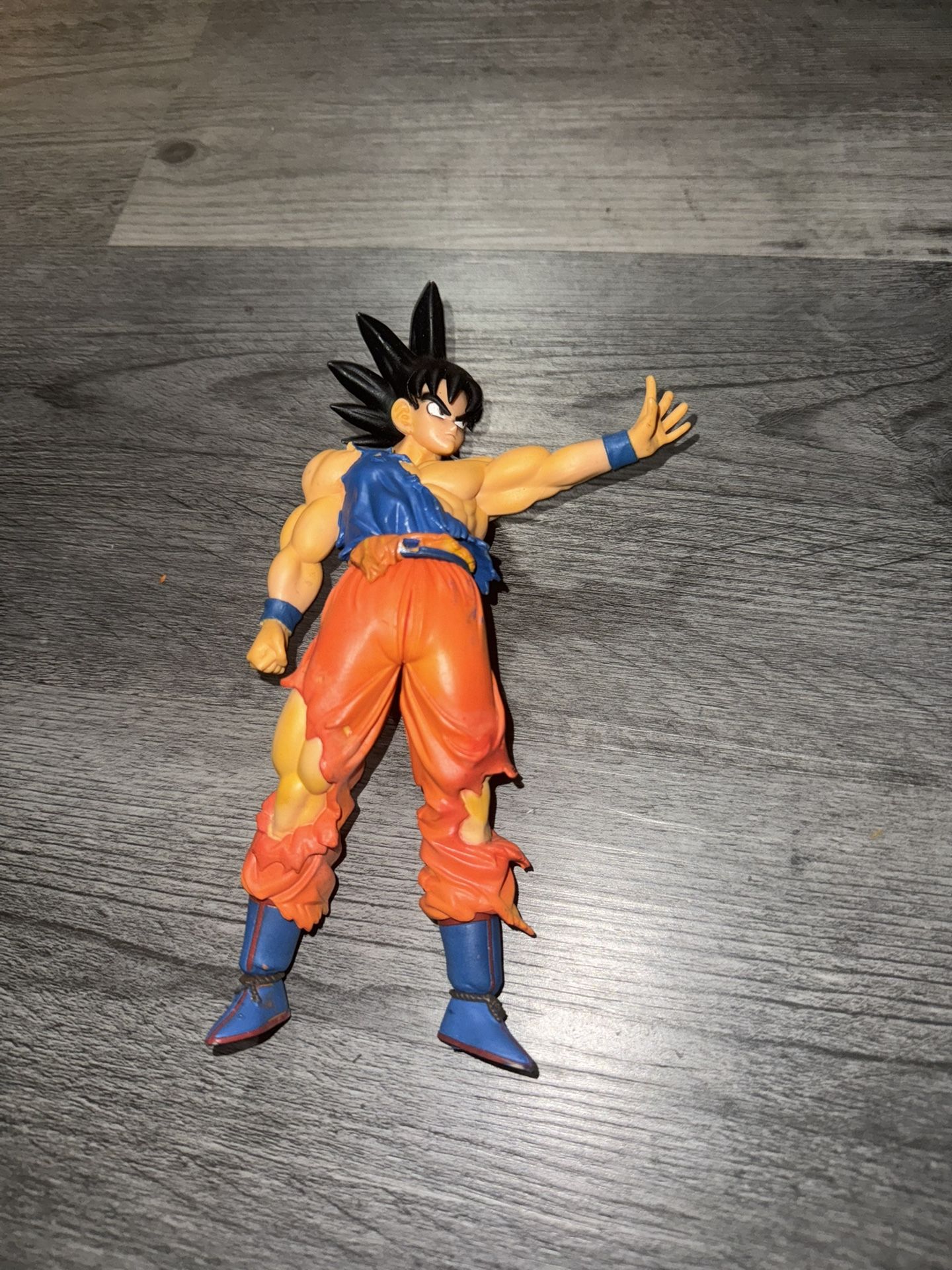 Dbz Figure (goku Base )